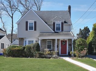 51 Murdock Rd, East Rockaway, NY 11518