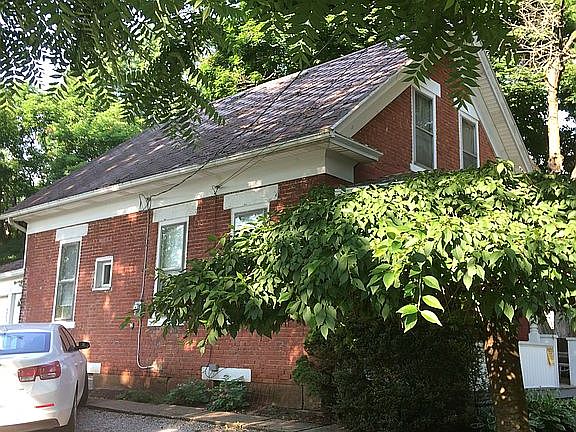3rd image of 514 W Maple St