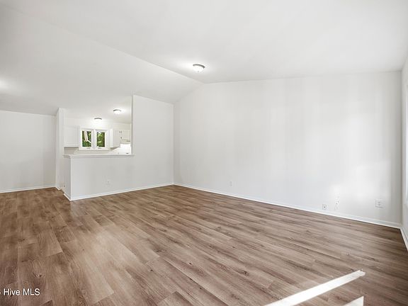 4th image of 118 Fletcher Place