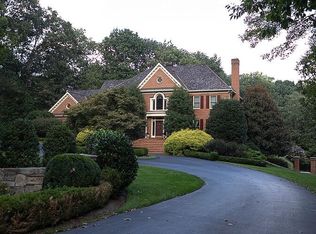 2083 Hunters Crest Way, Vienna, VA 22181