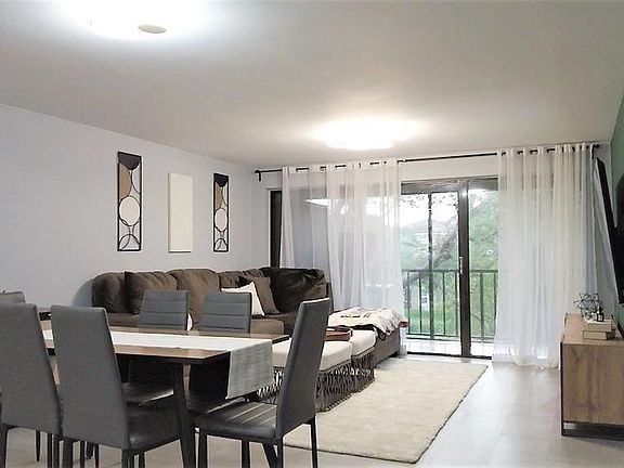 5th image of 1036 BONAIRE DRIVE #2836
