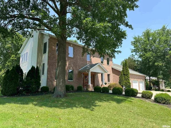 502 Deer Lake Dr E, Carbondale, IL 62901