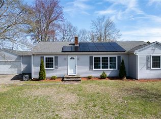 14 Merrimac Rd, North Smithfield, RI 02896
