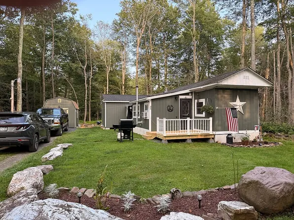 35 Peace Pipe Way, Gouldsboro, PA 18424