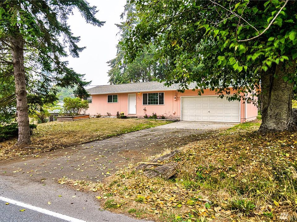 1st image of 606 Salal St