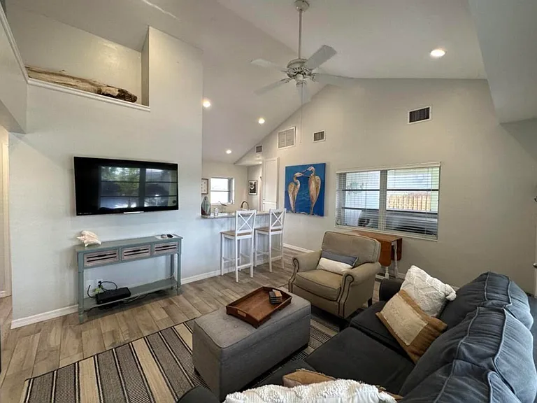 49 Douglas Dr — Photo 18