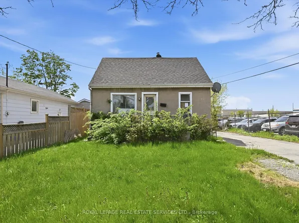 700 Rennie St, Hamilton, ON L8H 3R2
