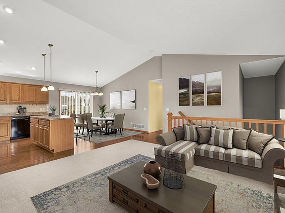 5th image of 339 3rd Ave NE