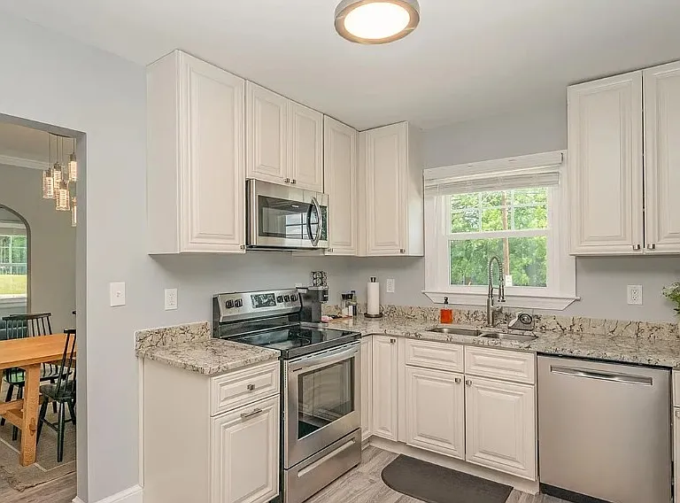 203 State St — Photo 13