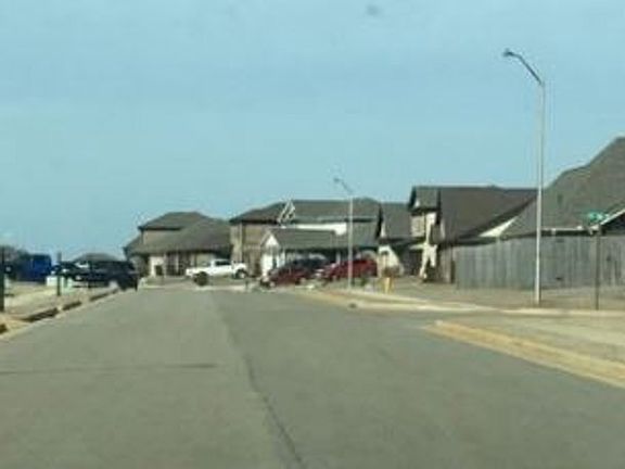 Exterior Neighborhood (street photo)