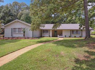 17 Pebble Hill Dr, Brandon, MS 39042