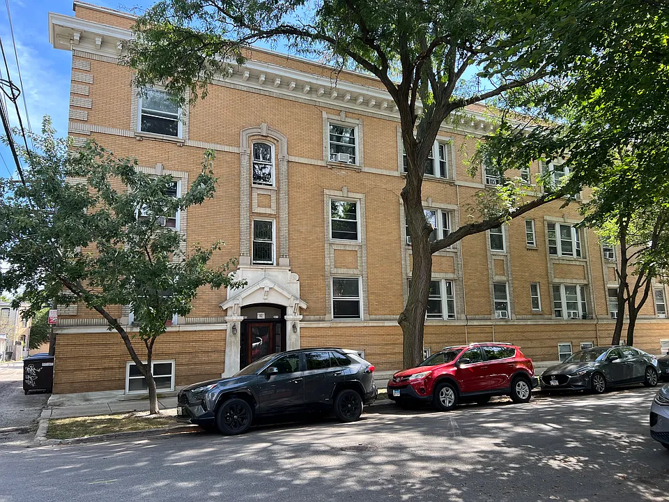 2613 N Albany Ave #3