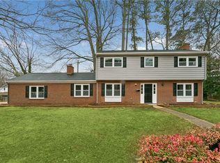 4 Alexander Dr, Hampton, VA 23664