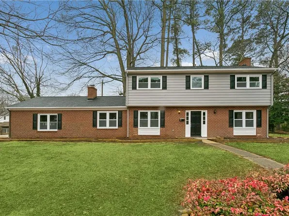 4 Alexander Dr, Hampton, VA 23664