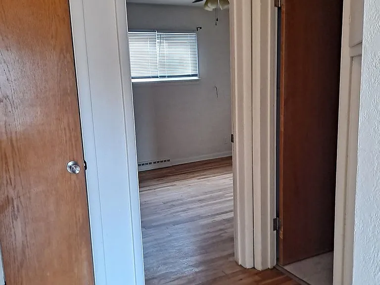 426 1/2 Polk St — Photo 9