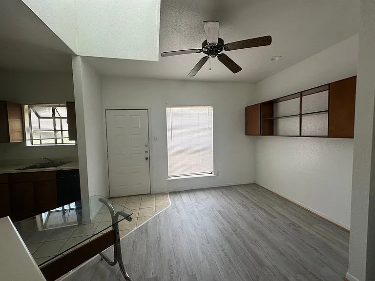 7901 Cambridge St — Photo 35
