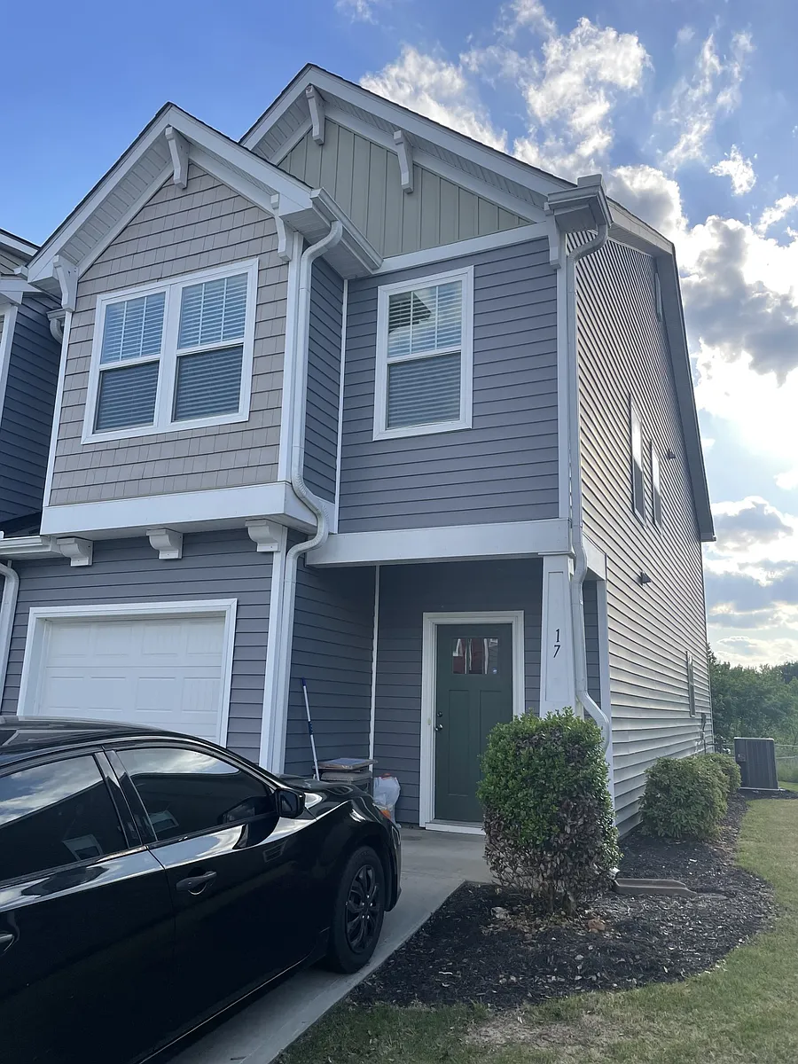 End Unit - 17 Timber Oak Way