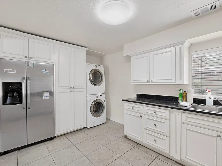 1846 Henry Cir SW — Photo 30