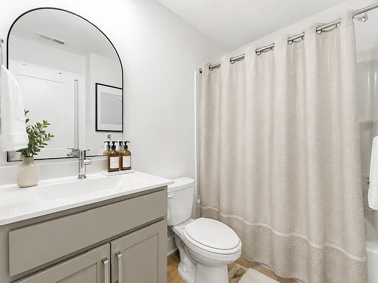 En suite bathroom connected to bedroom #1
