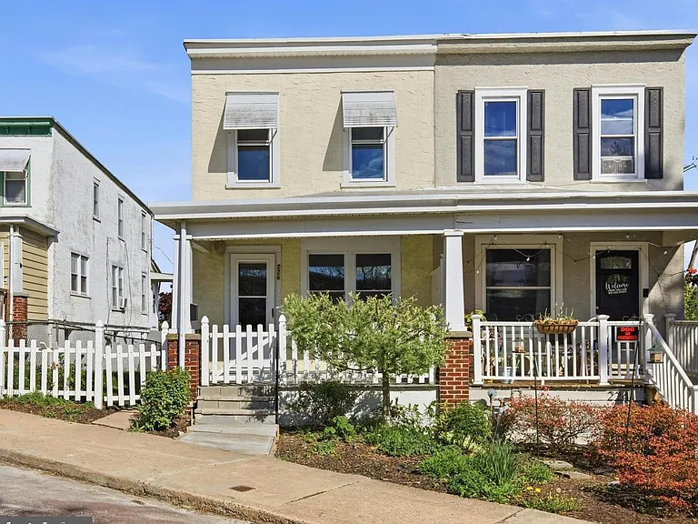 226 N Warren St — Photo 1
