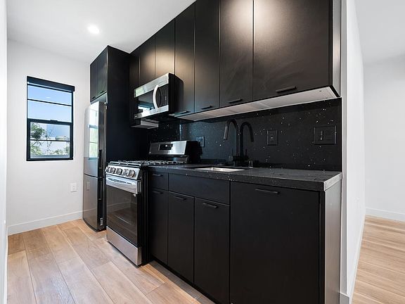 2nd image of 217 Lucas Ave APT 1