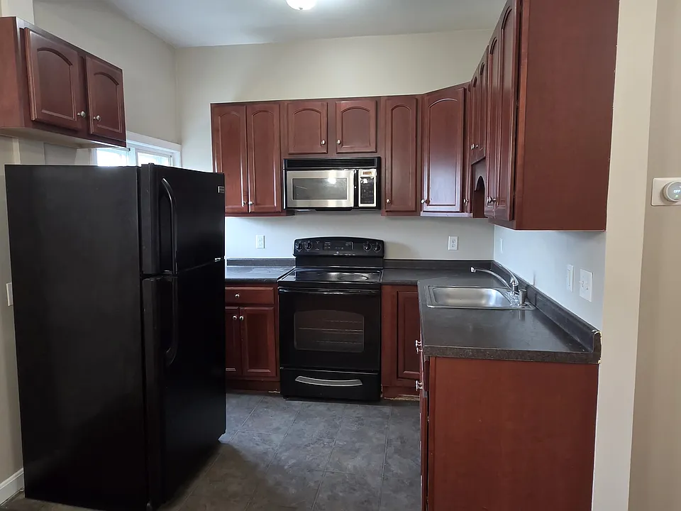 311 Saratoga St #2