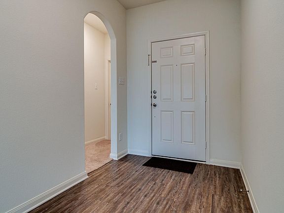 4th image of 4004 Lakeview Dr