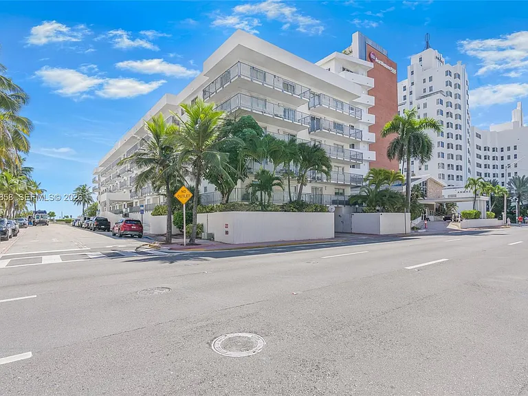 4141 Collins Ave #201 — Photo 24