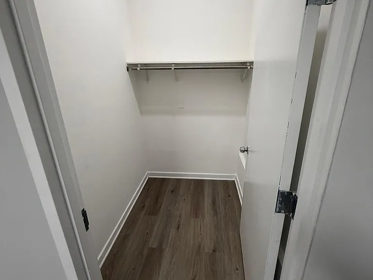196 Graham Ave #8 — Photo 3