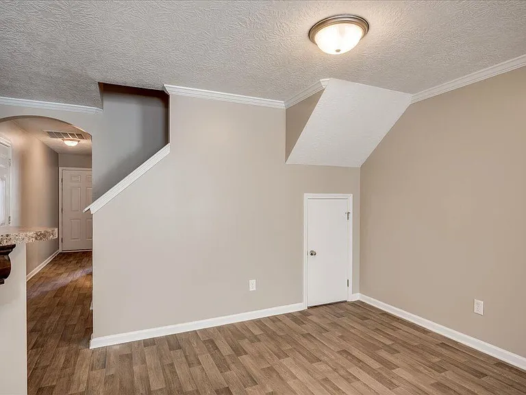 268 Lynbrook Way — Photo 6