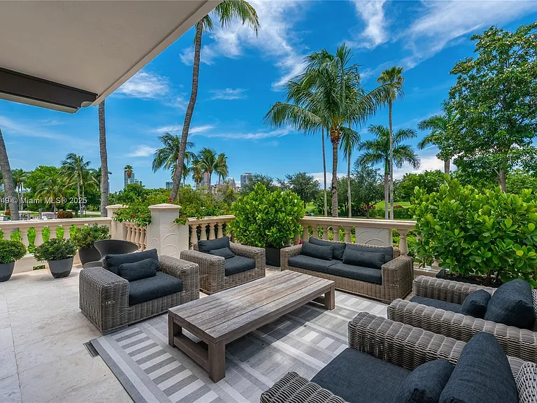 2514 Fisher Island Dr #6104 — Photo 38
