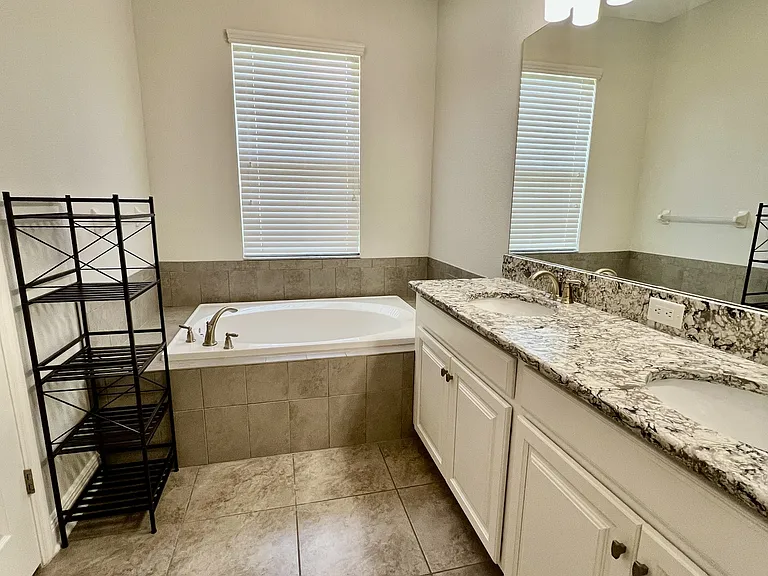 7942 Roma Dune Dr — Photo 2