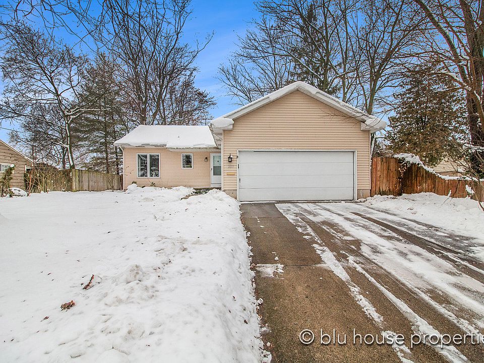 1st image of 2015 Cambridge Dr SE