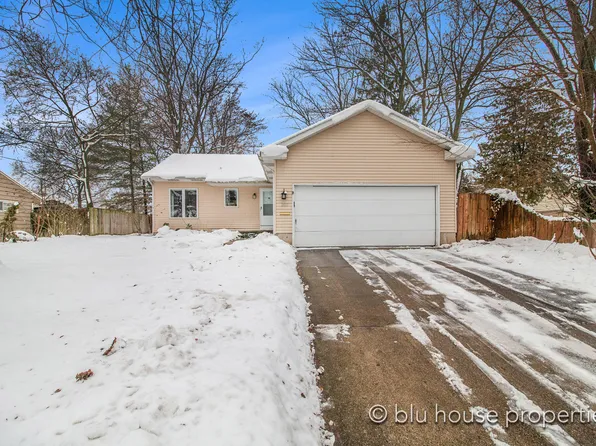 2015 Cambridge Dr SE, Grand Rapids, MI 49506