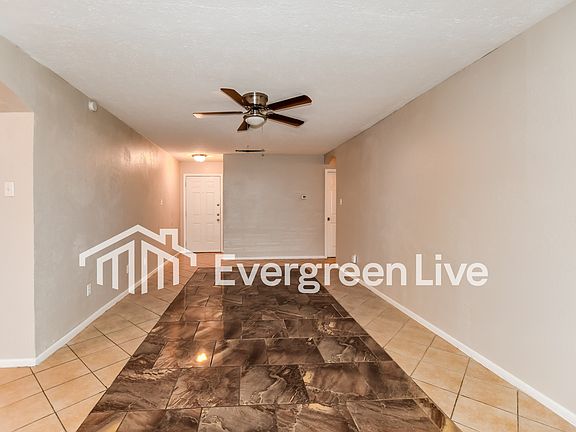 2nd image of 803 Catherine Ln