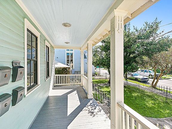 2nd image of 2215 2nd St #A