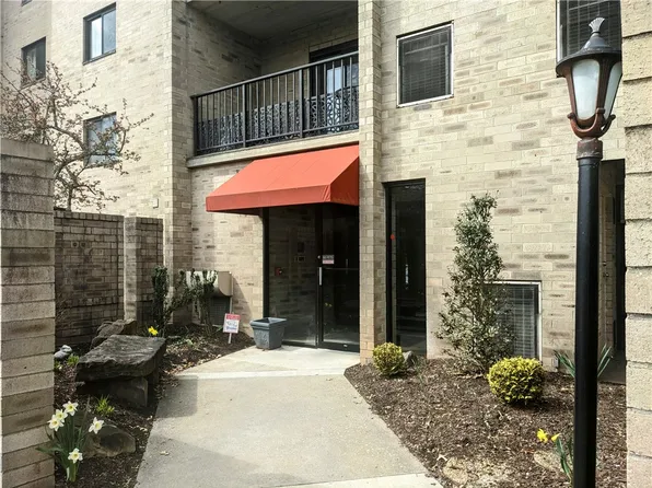 1400 Smokey Wood Dr APT 701, Pittsburgh, PA 15218