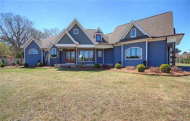 1st image of 225 Wilson Dr