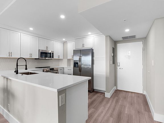 3rd image of 3015 N Ocean Boulevard #8j
