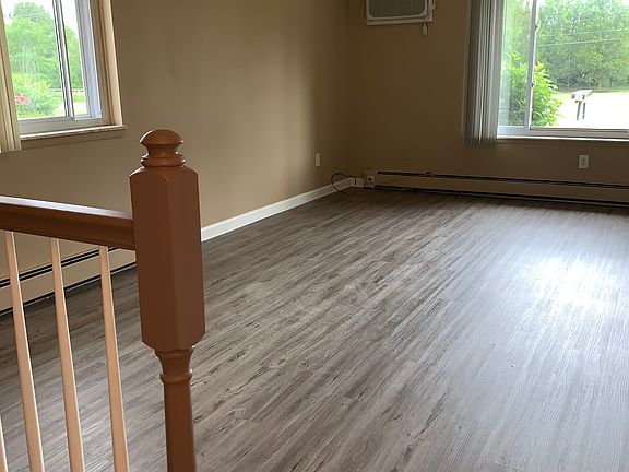 5th image of 61035 Eleven Mile Rd APT 5