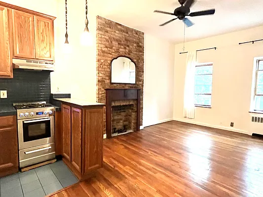 Rented by RELO REDAC INC. | media 4