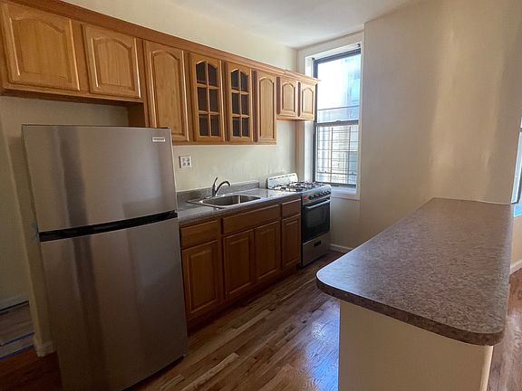 4th image of 1135 43rd St APT D1