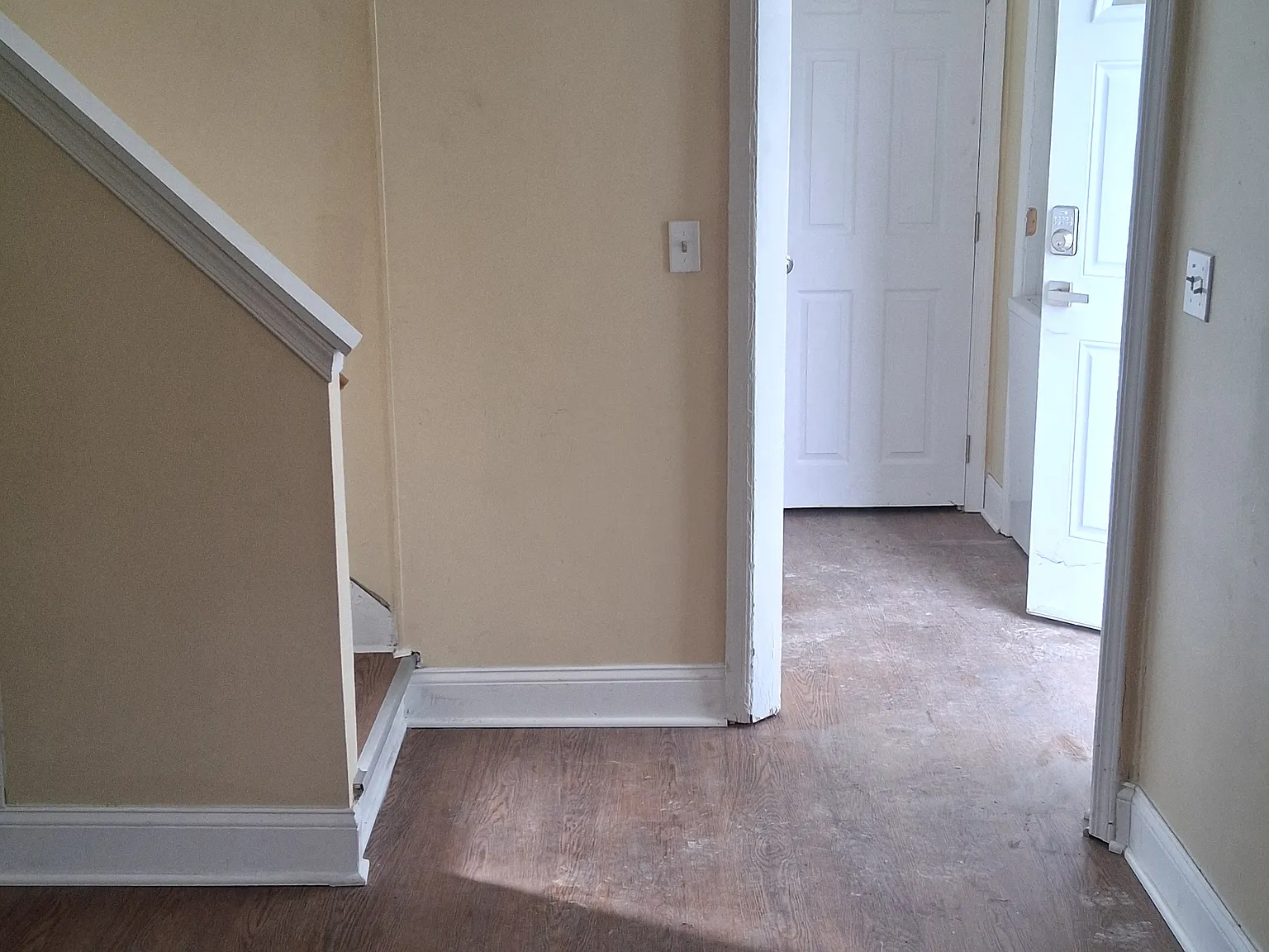 2 bed, 1000 sqft, $1,400 — Photo 2