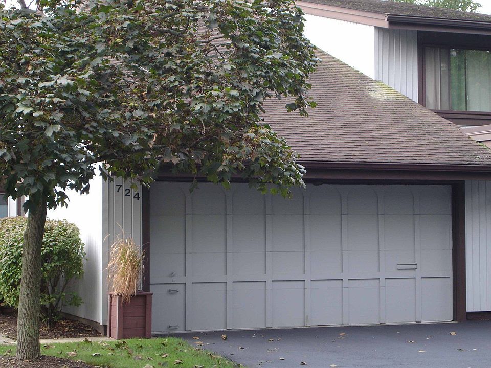 1st image of 724 Tinkers Ln
