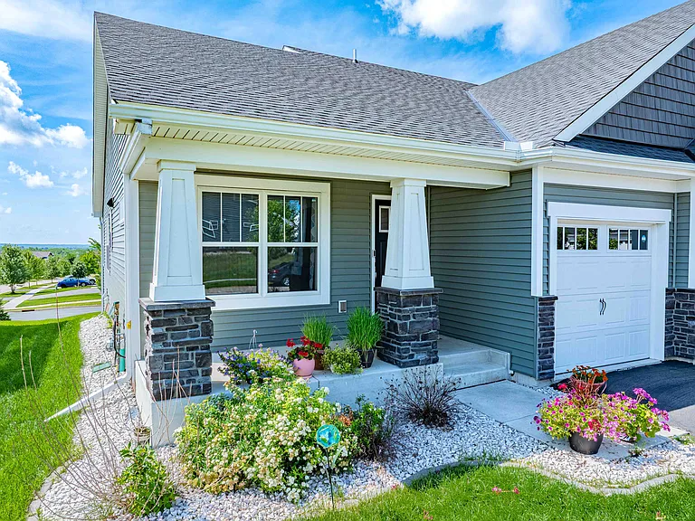 1430 Nutmeg Cir — Photo 4