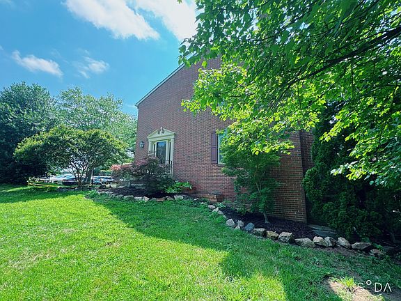 3rd image of 6016 Sweet Pea Ct