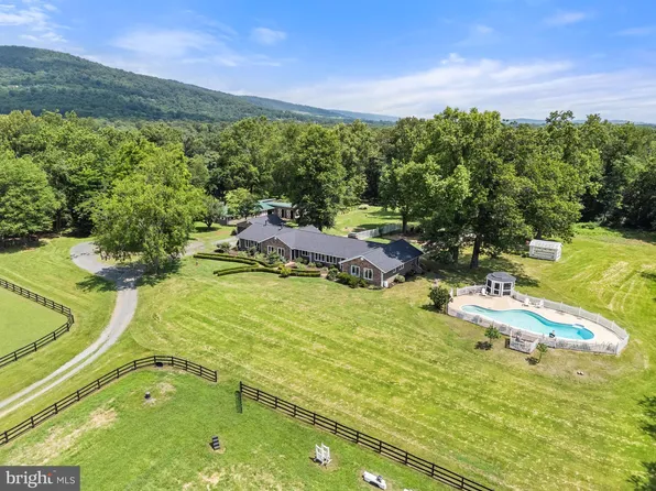 20269 Trappe Rd, Bluemont, VA 20135