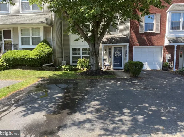 44 Eusden Dr, Aston, PA 19014