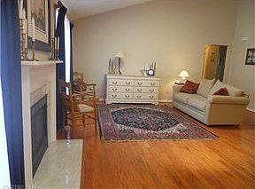 4th image of 1701 Chestwood Dr