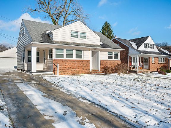 2nd image of 24003 Edgehill Dr